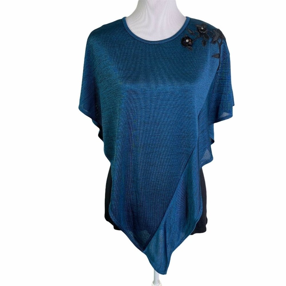 I.N. Studio Blue Flower Applique Tank Lining Top
